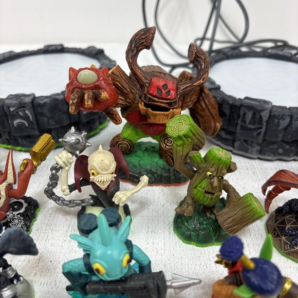 Skylanders Lot Bundle Game Figures 14 Figures With Portals - Picture 5 of 9
